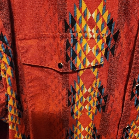 Vintage WRANGLER Red Geometric Aztex Western Shirt Pearl Snap Long Sleeve  XLT - Picture 5 of 10